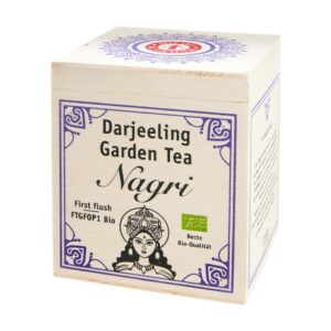 Schrader Schwarzer Tee Darjeeling First Flush Nagri Ftgfop1 Bio in Holzkistchen  von Schrader