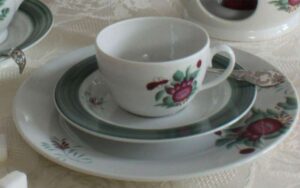 Teetasse mit Ostfriesische Rose - Foto von Friesland Porzellanfabrik